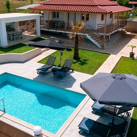 Villa Liana , Private Villa With Pool And Garden Vergia Eksteriør bilde